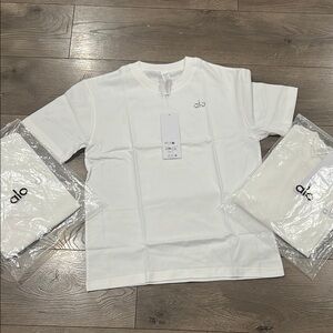 ALO Yoga white T-Shirt NWT